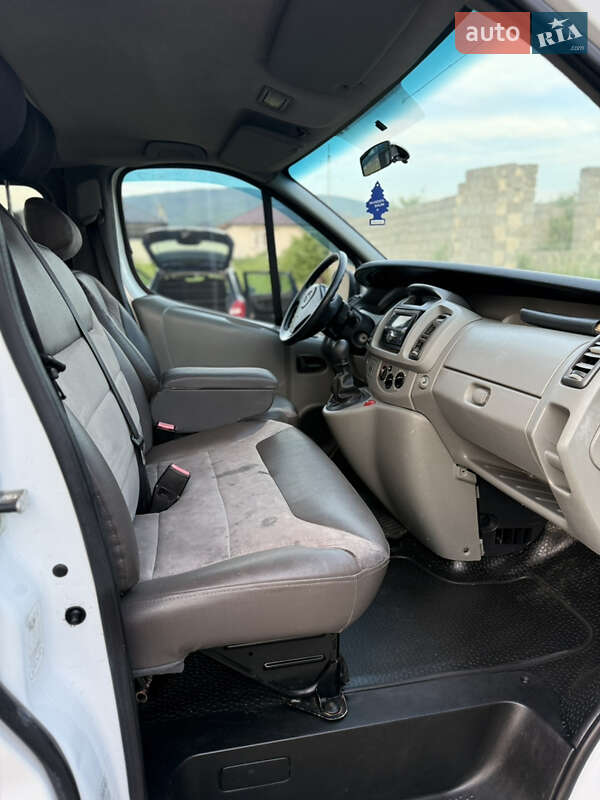 Минивэн Opel Vivaro 2007 в Виноградове