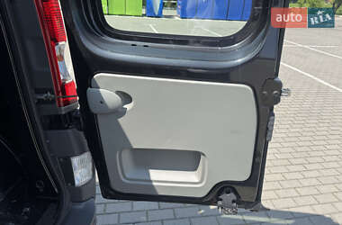 Мінівен Opel Vivaro 2013 в 