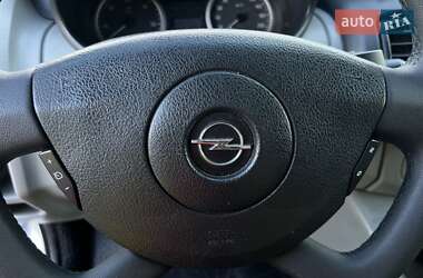 Мінівен Opel Vivaro 2011 в 