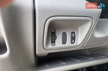 Мінівен Opel Vivaro 2013 в 
