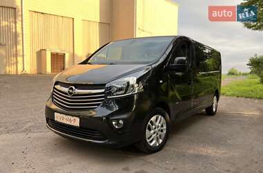Минивэн Opel Vivaro 2016 в 