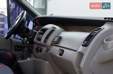 Мінівен Opel Vivaro 2005 в 