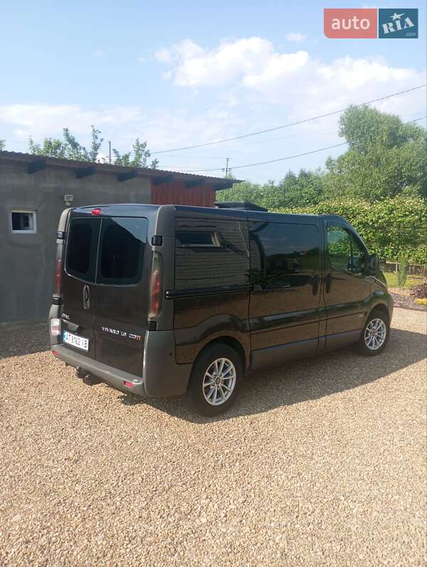 Мінівен Opel Vivaro 2006 в Долині