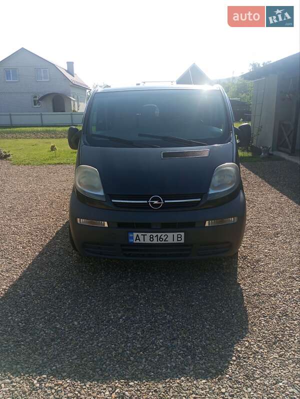 Минивэн Opel Vivaro 2006 в 