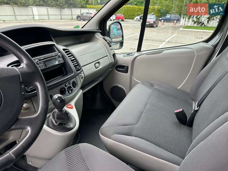Мінівен Opel Vivaro 2013 в Луцьку