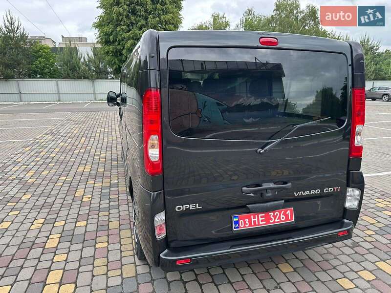 Мінівен Opel Vivaro 2013 в Луцьку