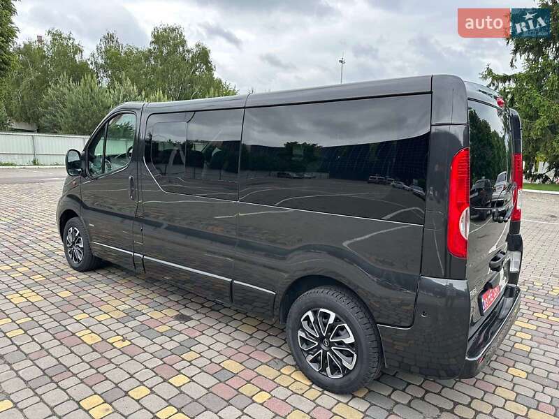 Мінівен Opel Vivaro 2013 в Луцьку