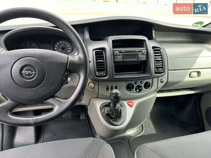 Мінівен Opel Vivaro 2013 в Луцьку