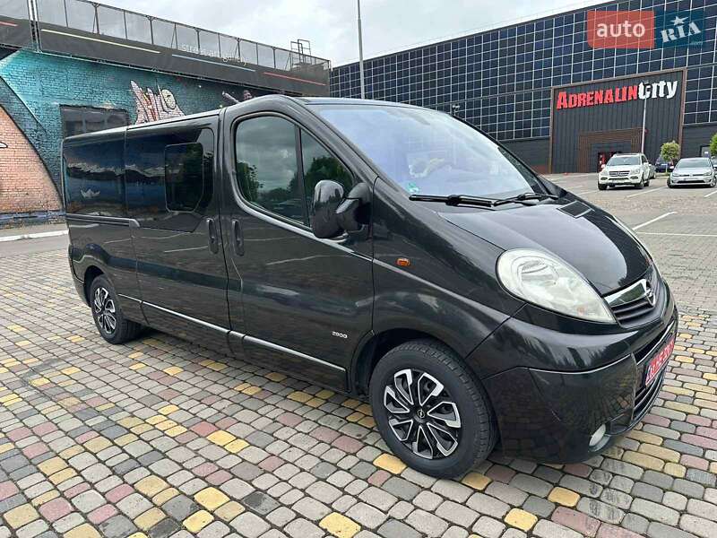 Мінівен Opel Vivaro 2013 в Луцьку