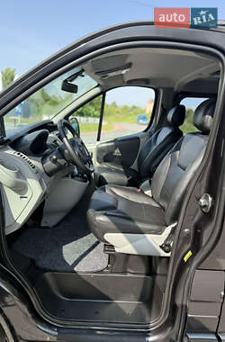Минивэн Opel Vivaro 2012 в 