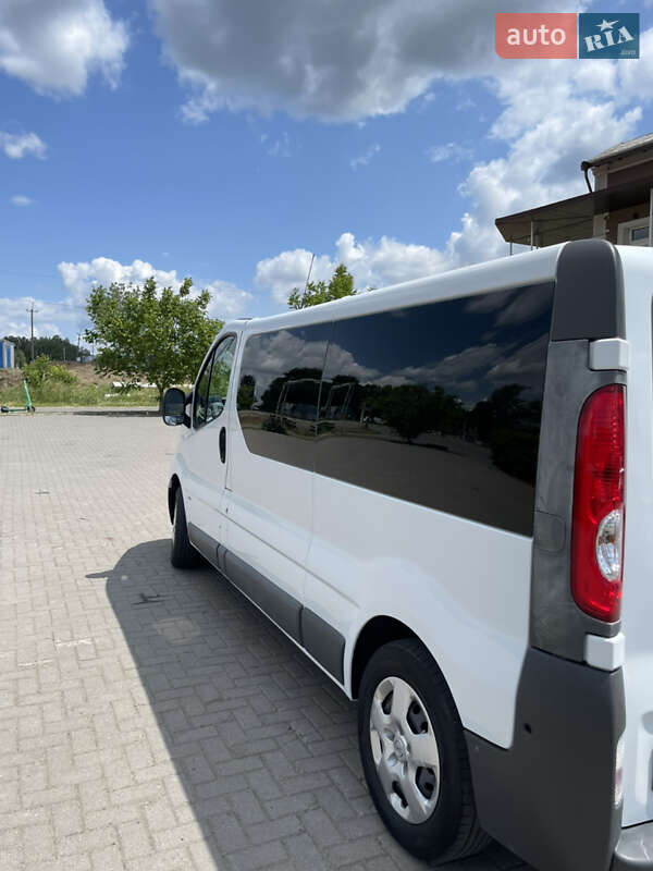 Минивэн Opel Vivaro 2013 в Черновцах