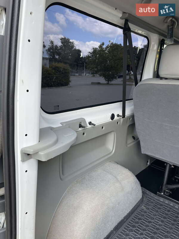 Минивэн Opel Vivaro 2013 в Черновцах