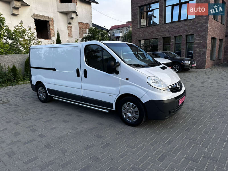Opel Vivaro 2014