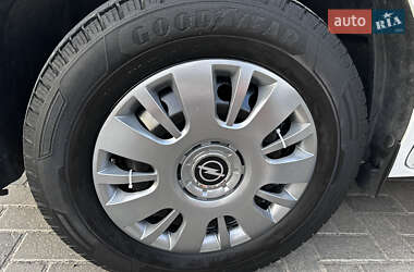Грузовой фургон Opel Vivaro 2014 в 