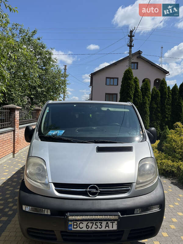 Opel Vivaro 2005
