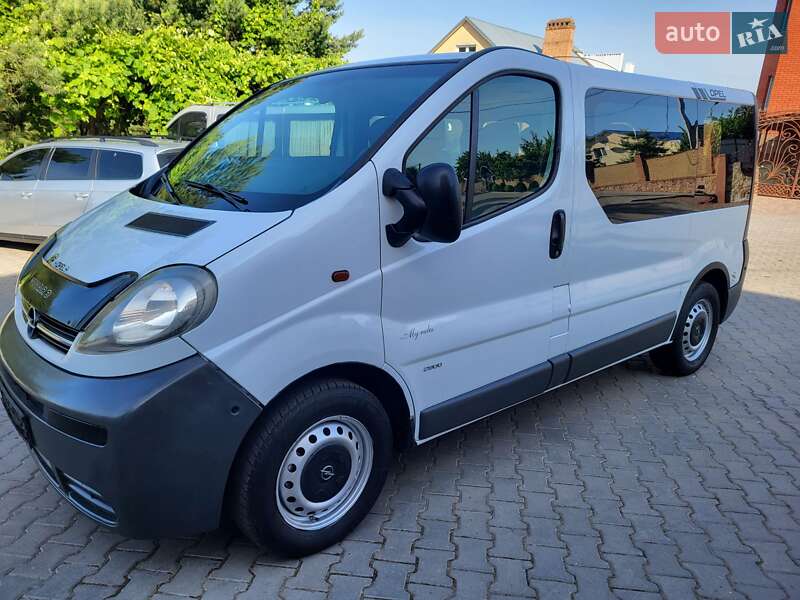 Мінівен Opel Vivaro 2002 в Хмельницькому