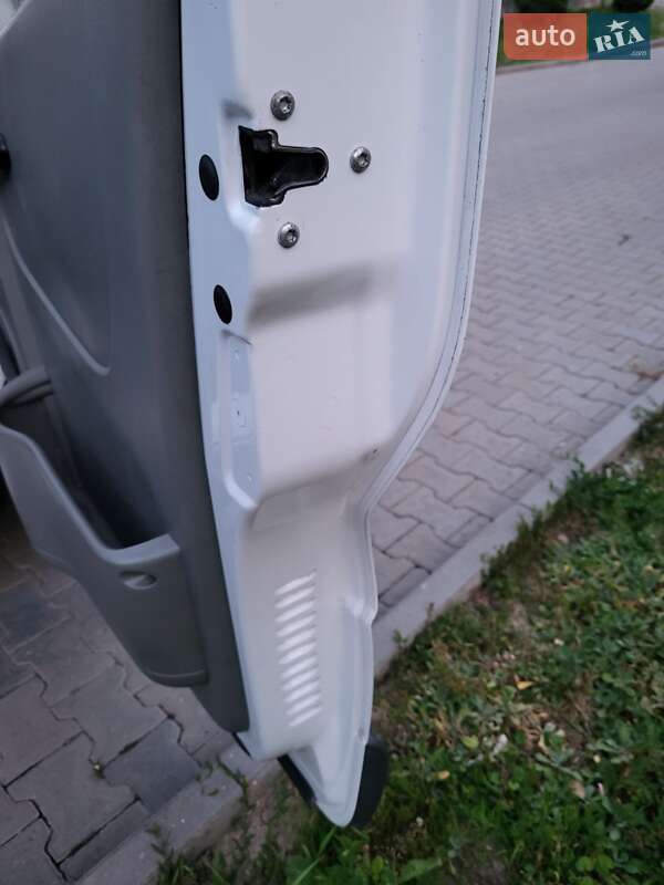 Мінівен Opel Vivaro 2002 в Хмельницькому