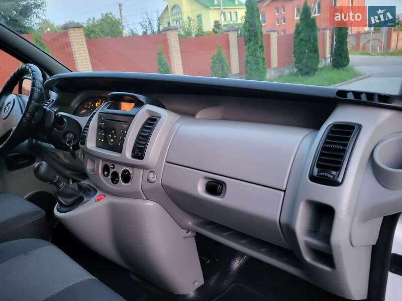 Мінівен Opel Vivaro 2002 в Хмельницькому