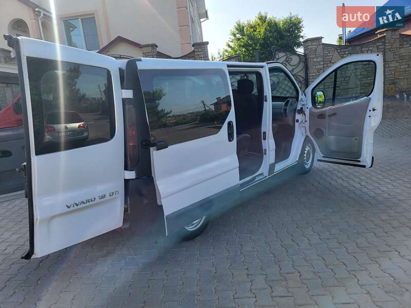 Мінівен Opel Vivaro 2002 в Хмельницькому