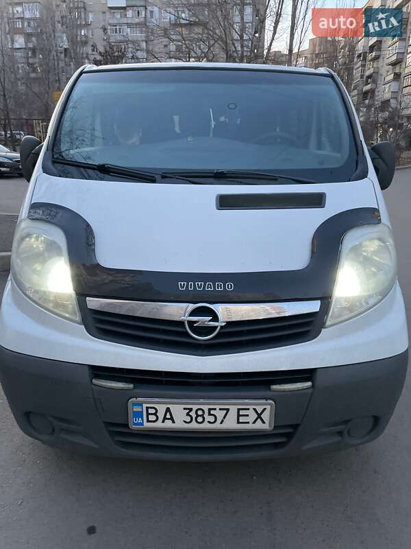 Мінівен Opel Vivaro 2012 в Миколаєві