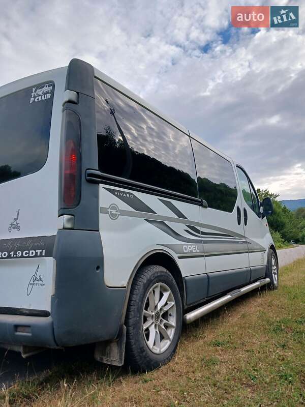 Минивэн Opel Vivaro 2003 в 