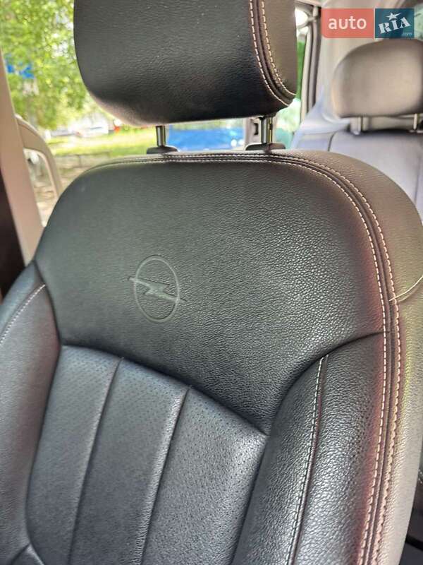 Минивэн Opel Vivaro 2017 в Львове