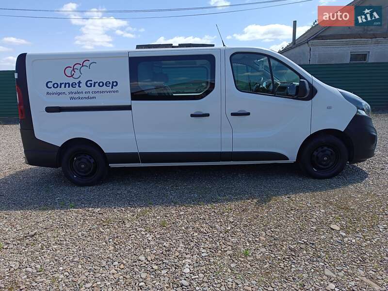 Вантажопасажирський фургон Opel Vivaro 2016 в Дубні
