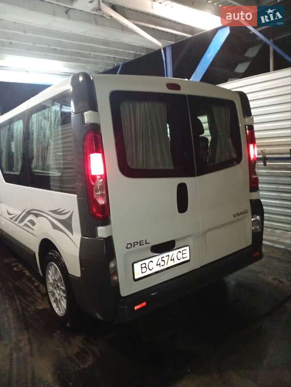 Минивэн Opel Vivaro 2007 в Бориславе