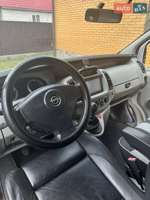 Минивэн Opel Vivaro 2005 в Рокитном