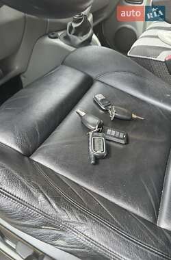 Вантажопасажирський фургон Opel Vivaro 2005 в Рокитному