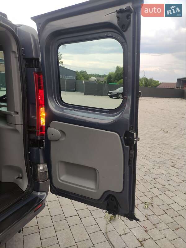 Минивэн Opel Vivaro 2010 в Львове