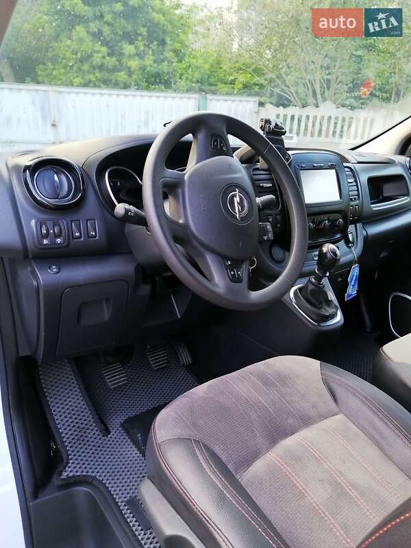 Минивэн Opel Vivaro 2017 в Литине