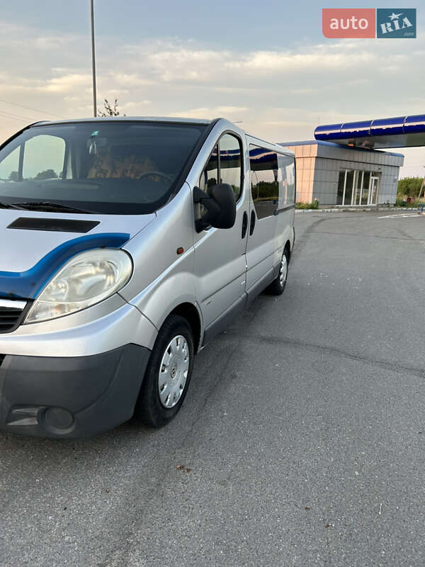 Грузопассажирский фургон Opel Vivaro 2009 в Чернигове