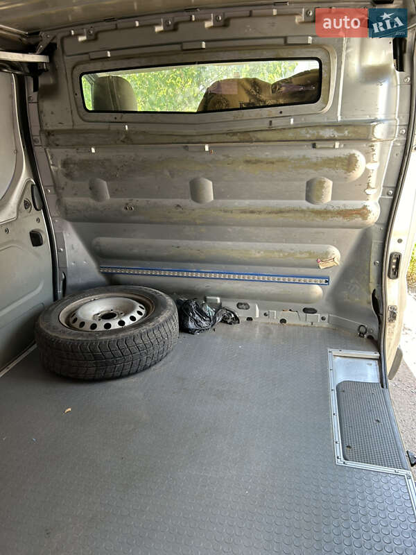 Грузопассажирский фургон Opel Vivaro 2009 в Чернигове