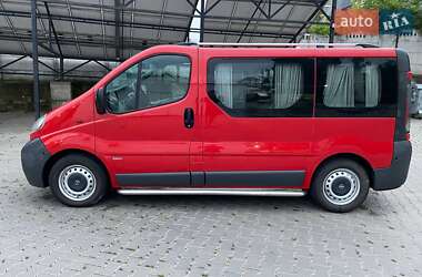 Мінівен Opel Vivaro 2002 в Чернівцях
