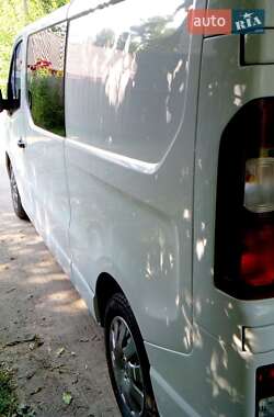 Минивэн Opel Vivaro 2015 в 
