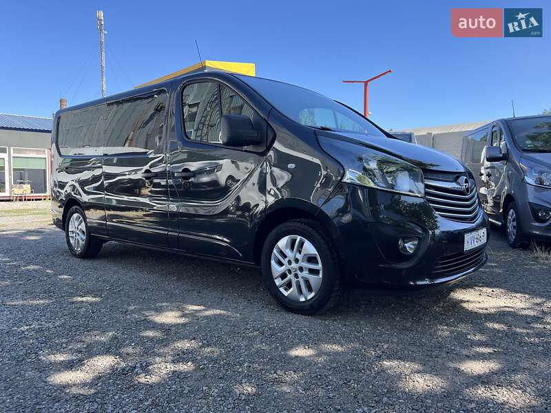 Грузопассажирский фургон Opel Vivaro 2016 в Одессе