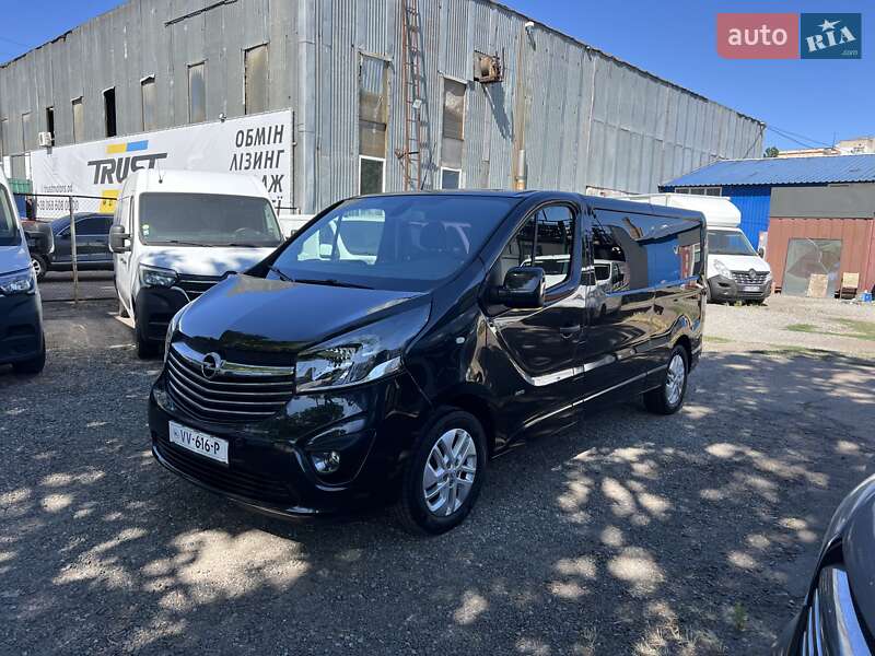 Грузопассажирский фургон Opel Vivaro 2016 в Одессе