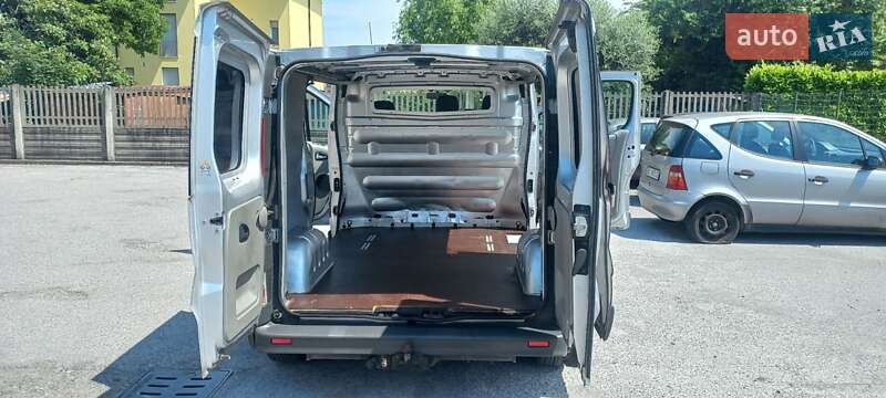 Минивэн Opel Vivaro 2011 в Снятине