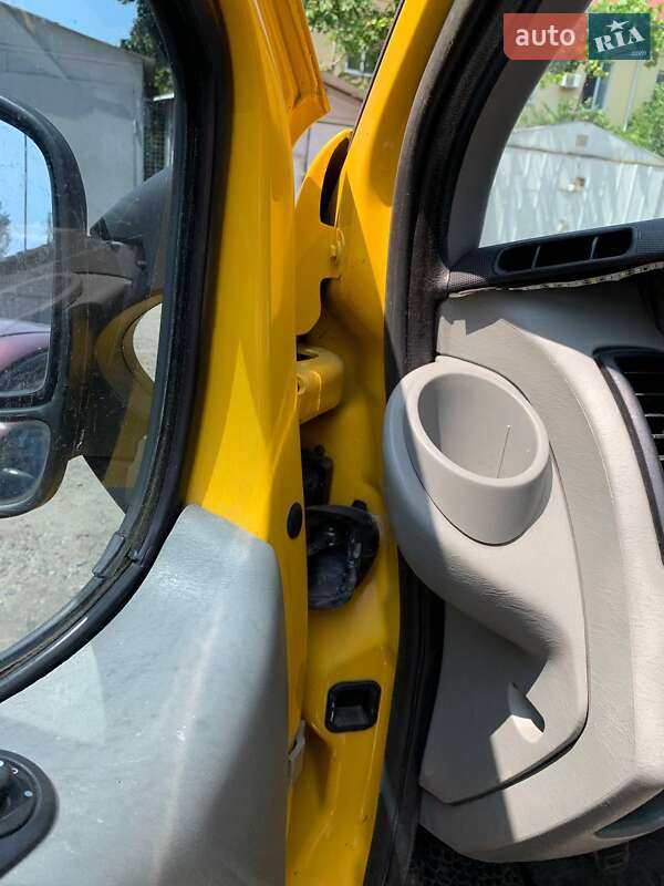 Грузовой фургон Opel Vivaro 2004 в Одессе