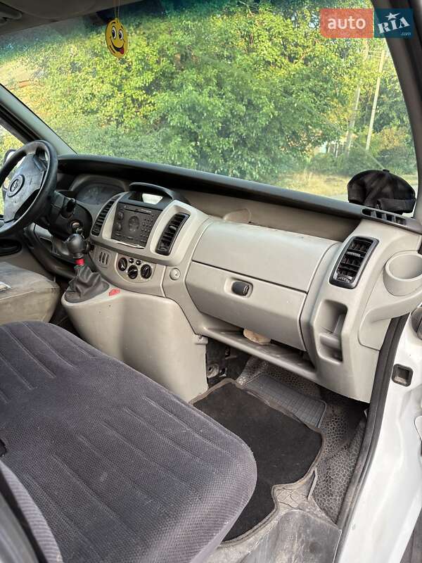 Минивэн Opel Vivaro 2005 в Александрие