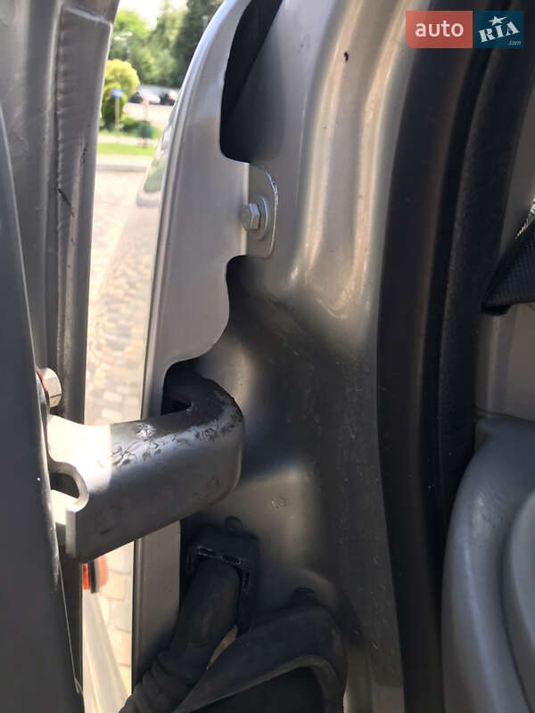 Минивэн Opel Vivaro 2006 в Луцке
