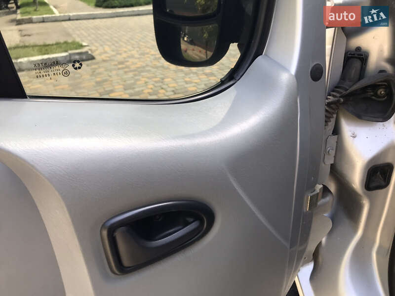 Минивэн Opel Vivaro 2006 в Луцке