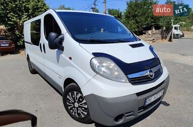 Грузопассажирский фургон Opel Vivaro 2012 в Николаеве