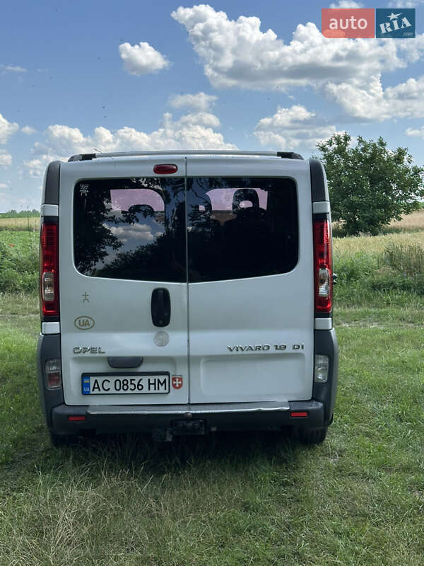Минивэн Opel Vivaro 2003 в Владимире
