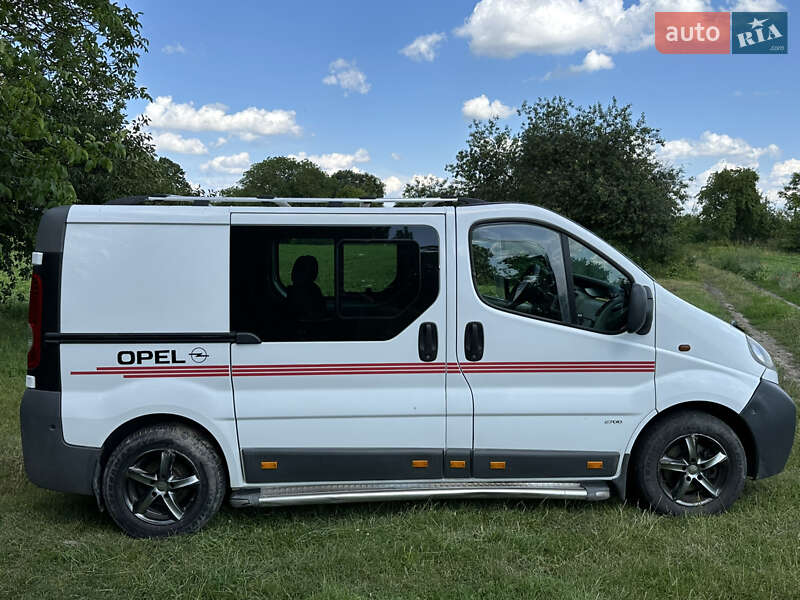 Минивэн Opel Vivaro 2003 в Владимире