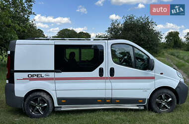 Минивэн Opel Vivaro 2003 в 