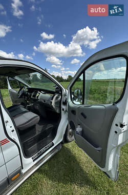Минивэн Opel Vivaro 2003 в 