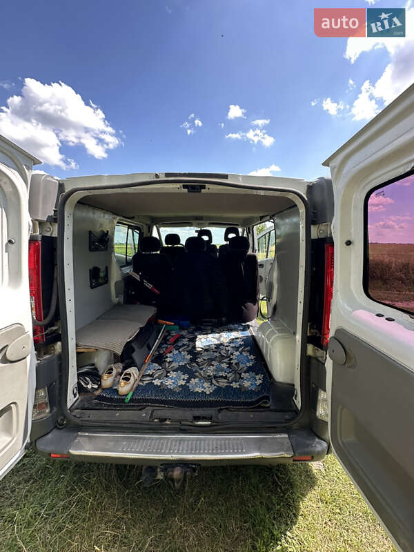 Минивэн Opel Vivaro 2003 в Владимире