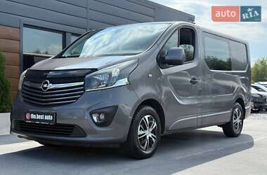 Грузовой фургон Opel Vivaro 2015 в Ровно